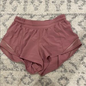 Lululemon Hotty Hot Shorts 2.5”